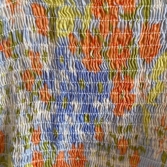 Billabong Floral Cropped Blouse with Smocked Bodice and Billow Sleeves - Picture 4 of 9